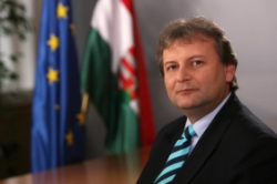 hiller_istvan_portre_070821.jpg