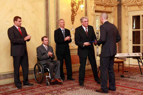 Réthelyi Miklós miniszter köszöntötte az úszó EB érmeseit