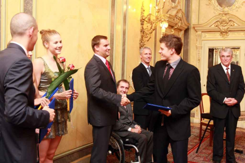 Réthelyi Miklós miniszter köszöntötte az úszó EB érmeseit
